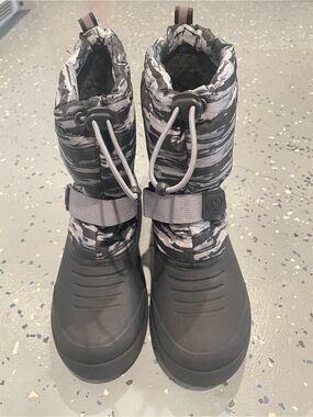 Kids Black & Gray Winter Snow Boots
